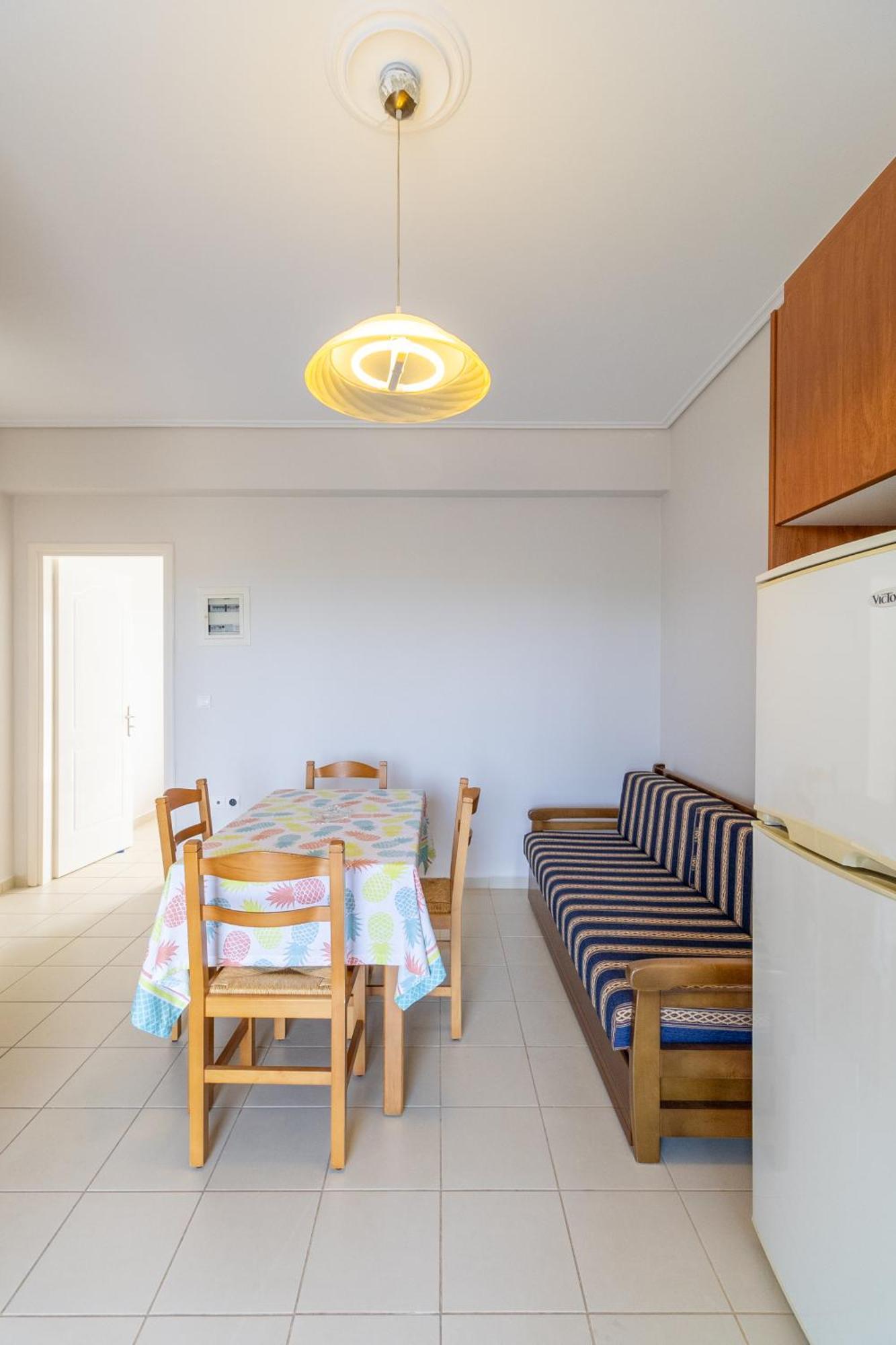 Apartments Thekla Karavádhos Екстериор снимка