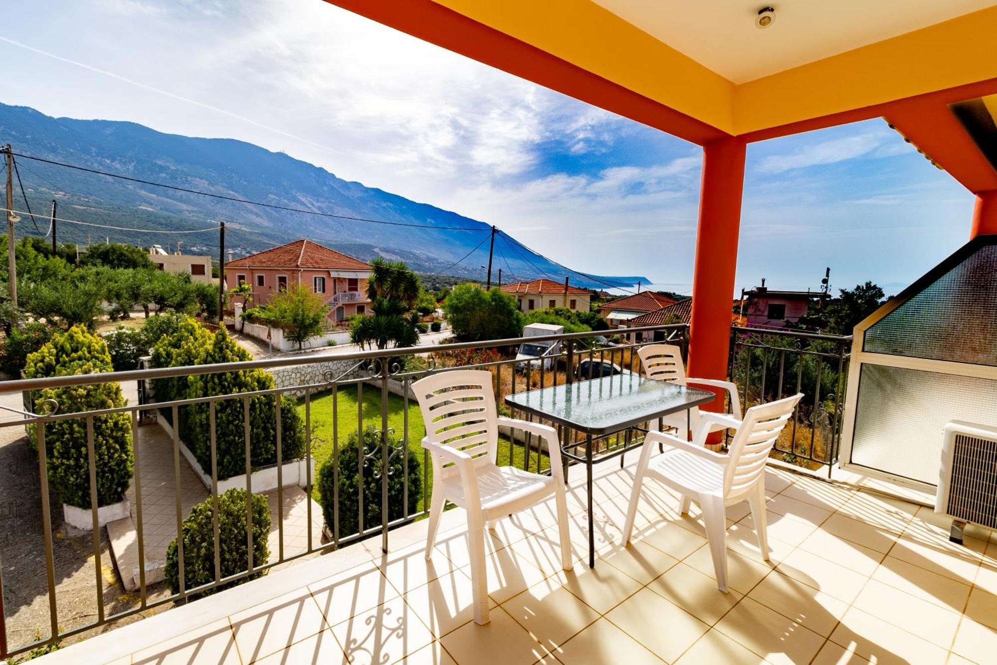 Apartments Thekla Karavádhos Екстериор снимка