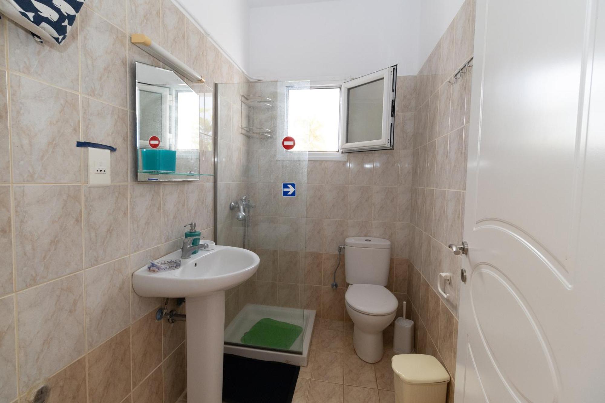 Apartments Thekla Karavádhos Екстериор снимка