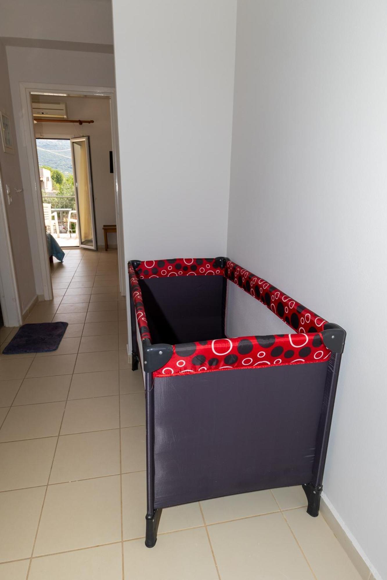 Apartments Thekla Karavádhos Екстериор снимка