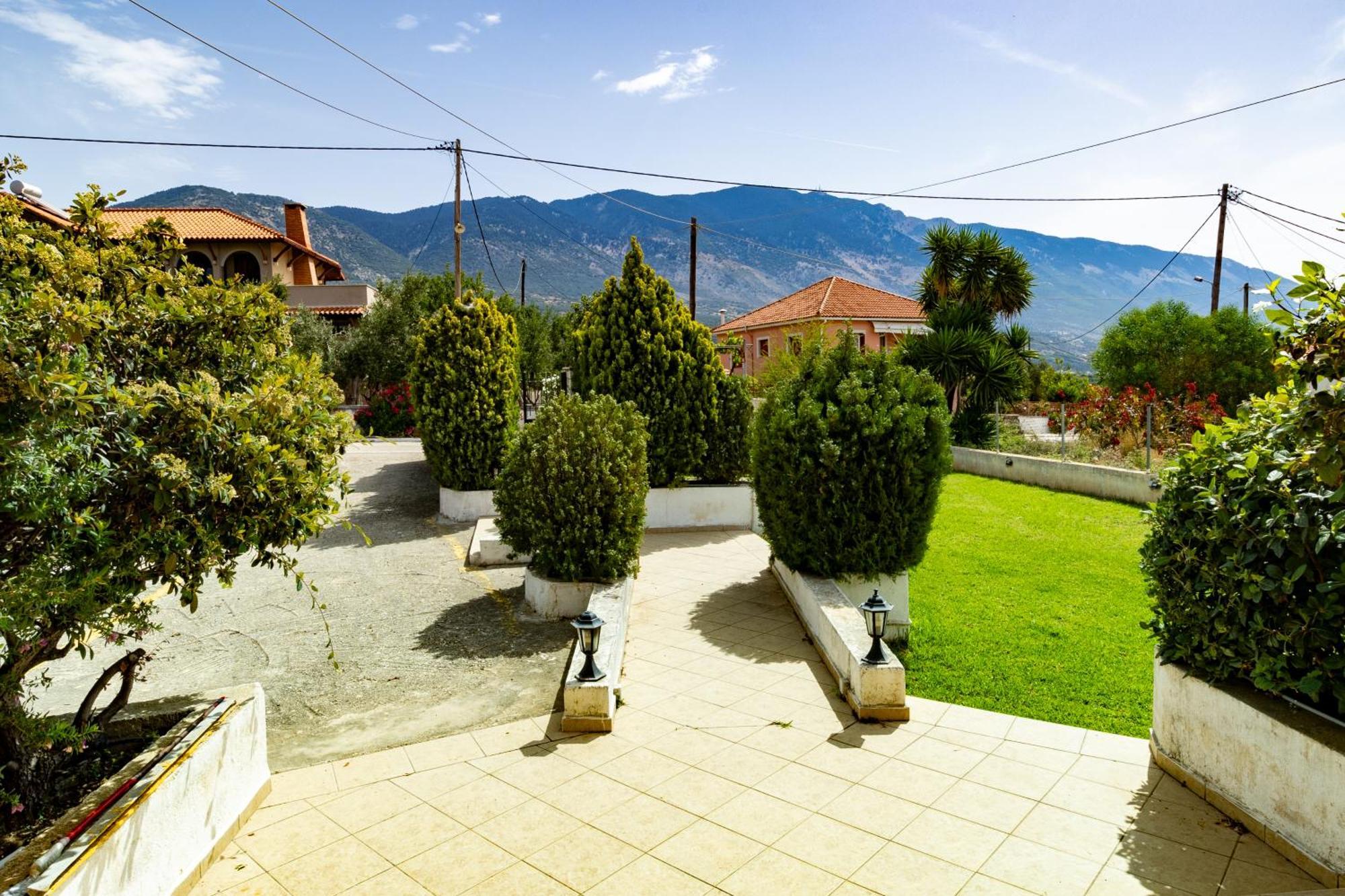 Apartments Thekla Karavádhos Екстериор снимка