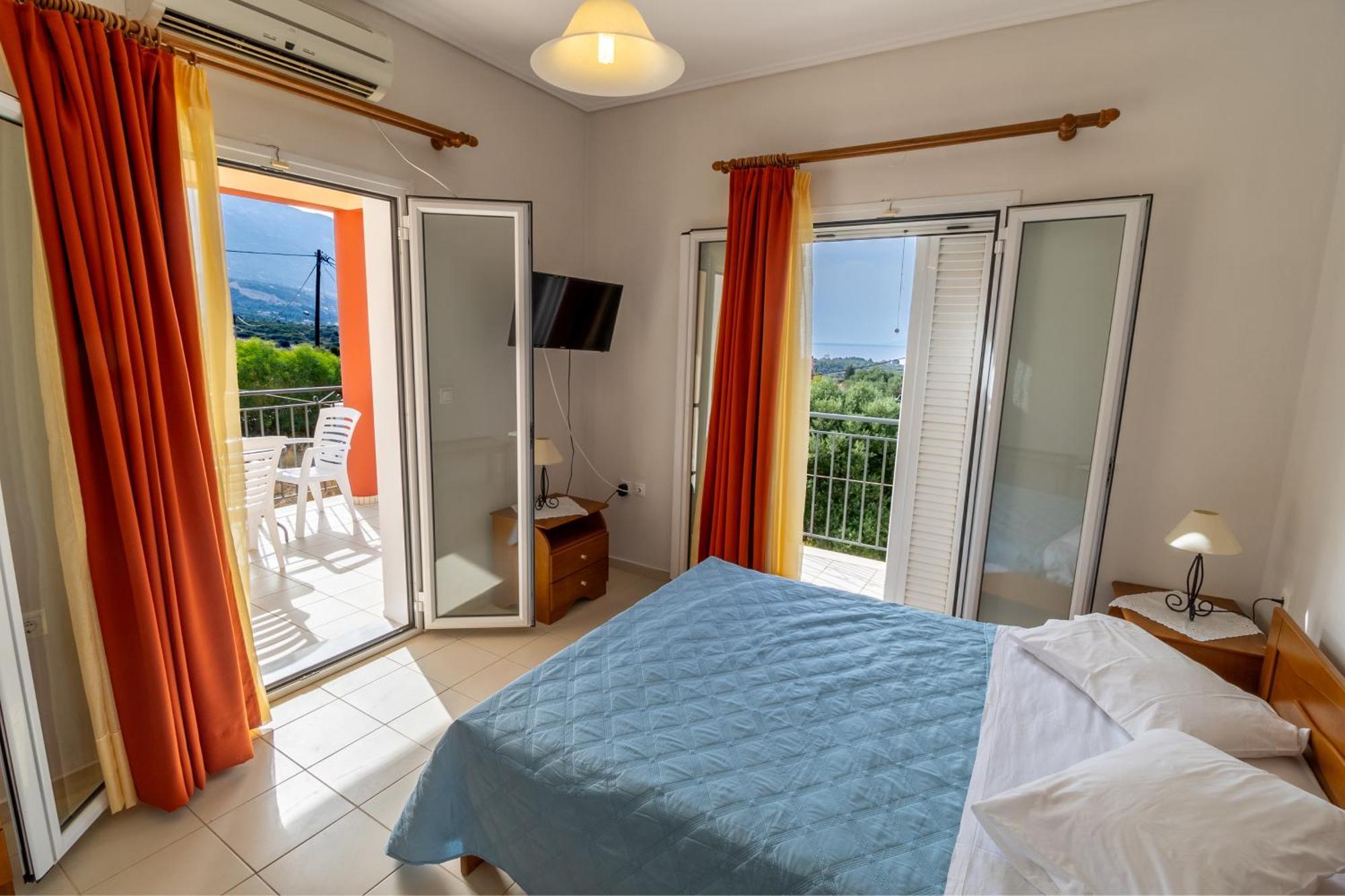Apartments Thekla Karavádhos Екстериор снимка