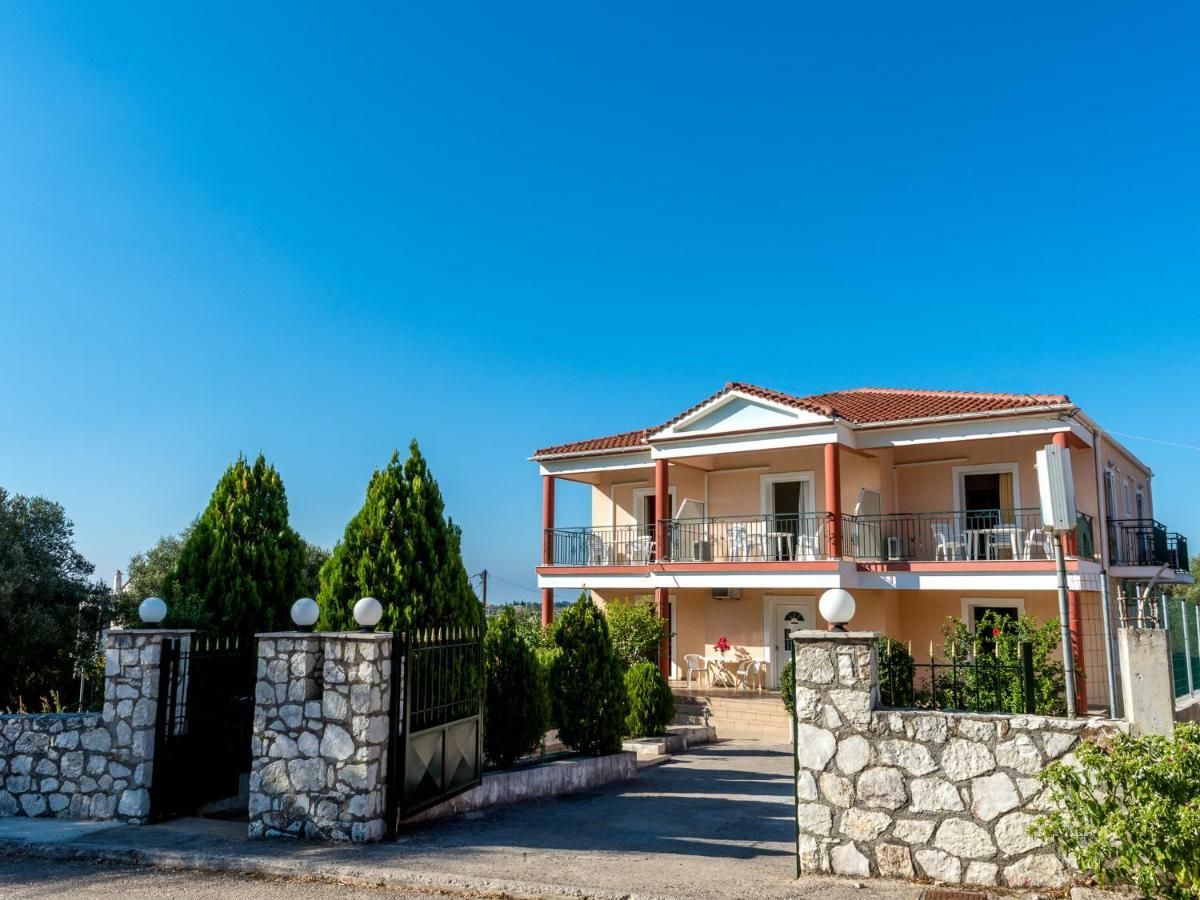 Apartments Thekla Karavádhos Екстериор снимка