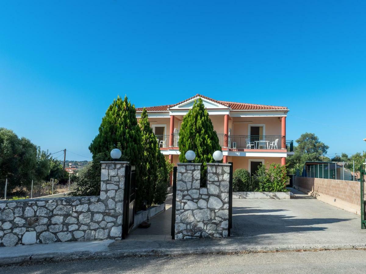 Apartments Thekla Karavádhos Екстериор снимка