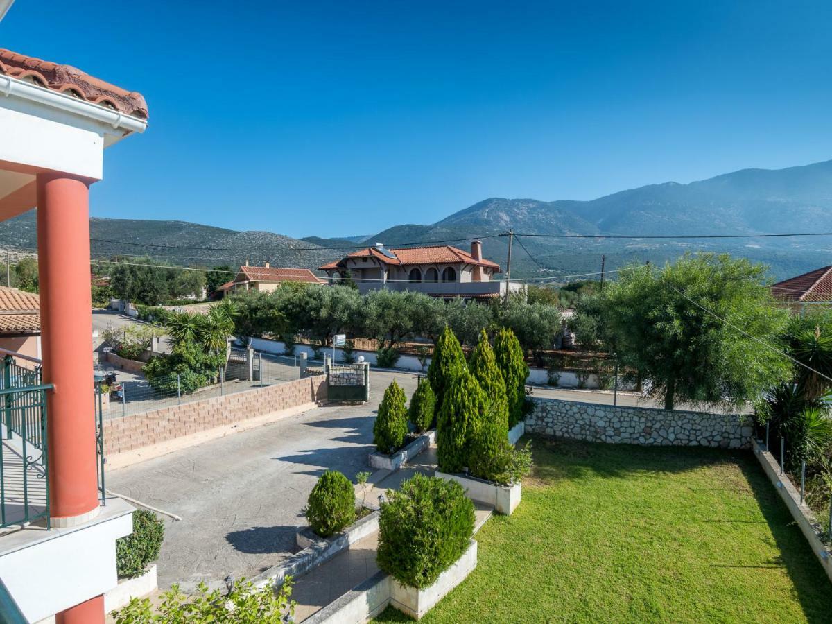 Apartments Thekla Karavádhos Екстериор снимка