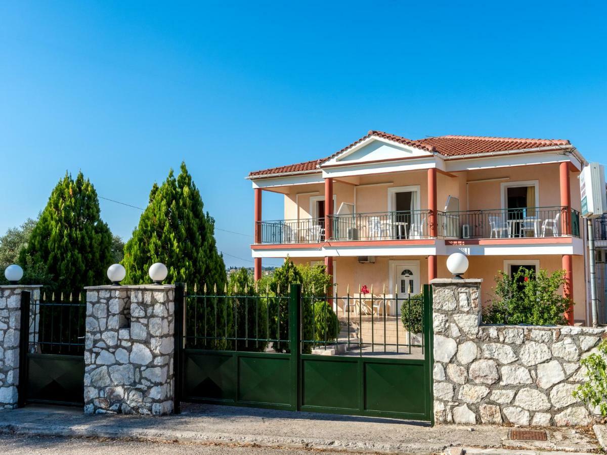 Apartments Thekla Karavádhos Екстериор снимка